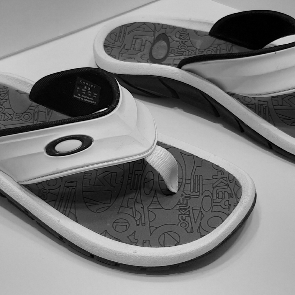 Oakley sandals